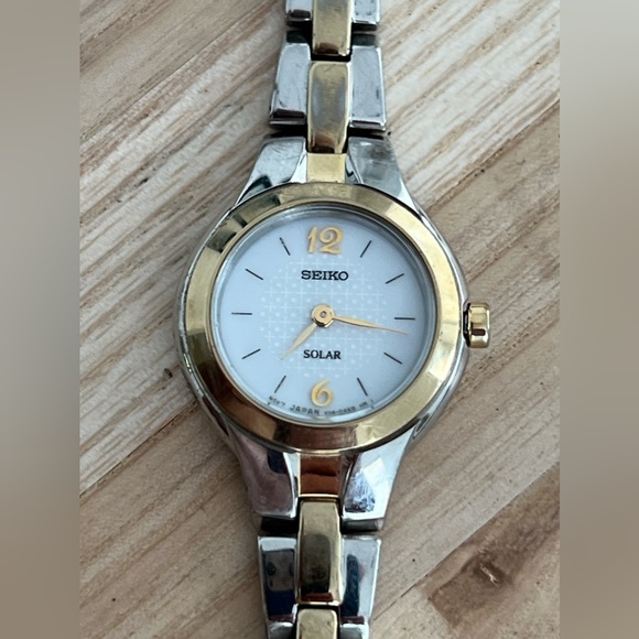 Seiko Solar Ladies Watch Two Tone Bracelet Round White Dial - Picture 4 of 15